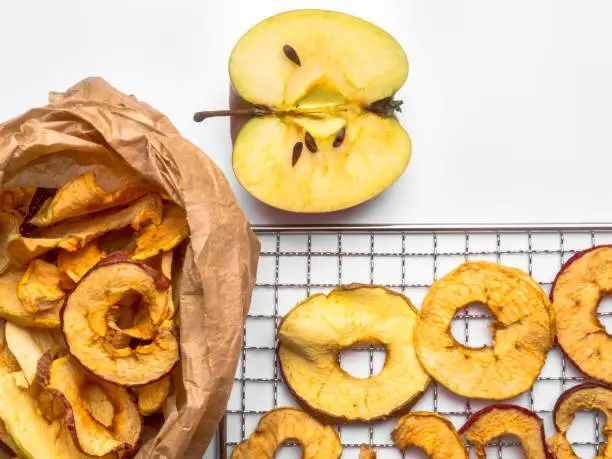 Dehydrated Apple Chips in the Air Fryer